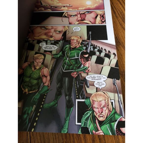Aquaman/Green Arrow - Deep Target by Brandon Thomas: Used TPB - Picture 5 of 6
